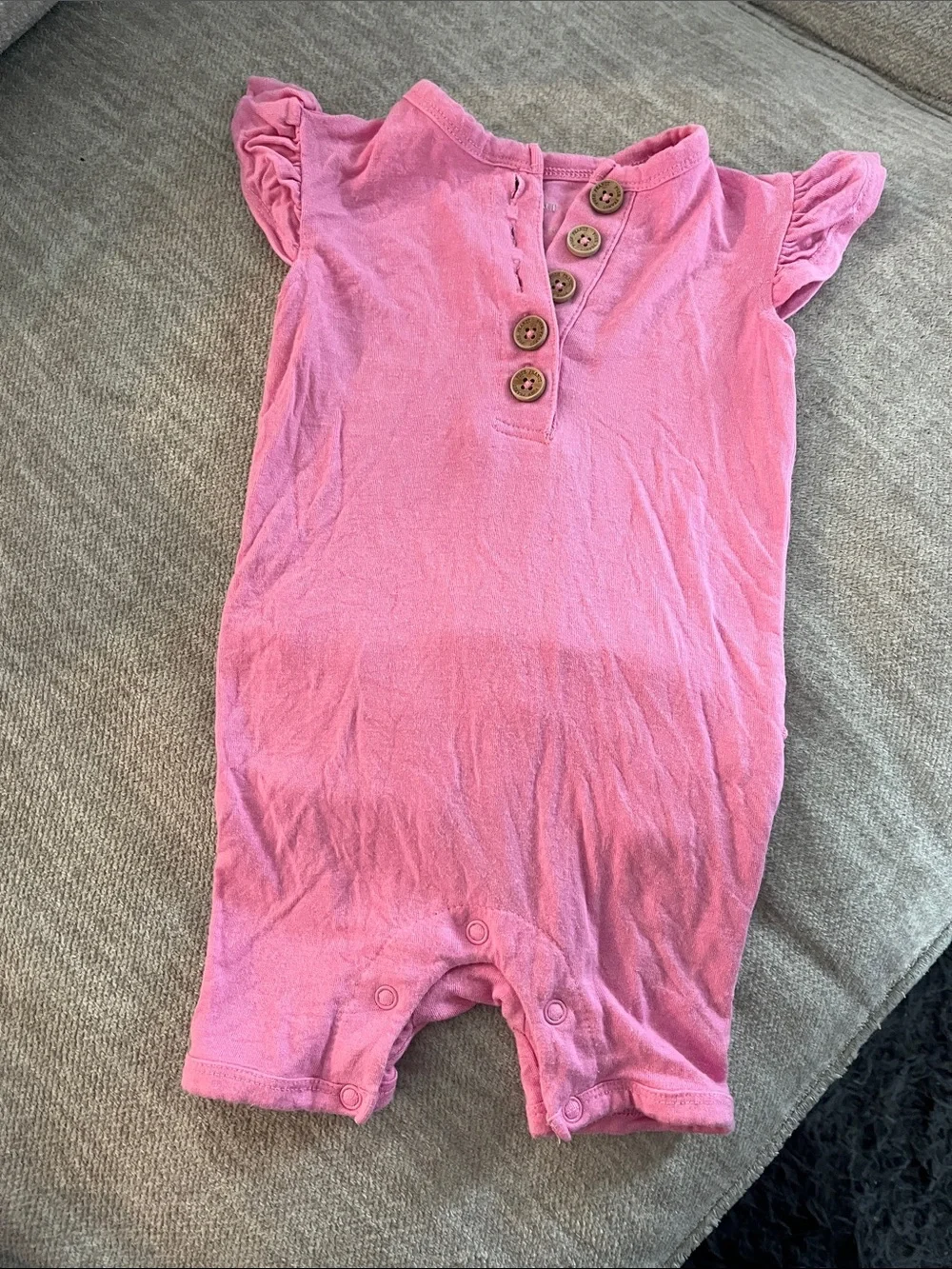 POSH PEANUT Pink Bamboo Romper with Button Front 6-9 Mos